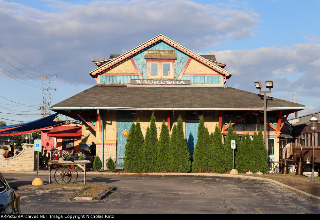 Waukesha CNW Depot